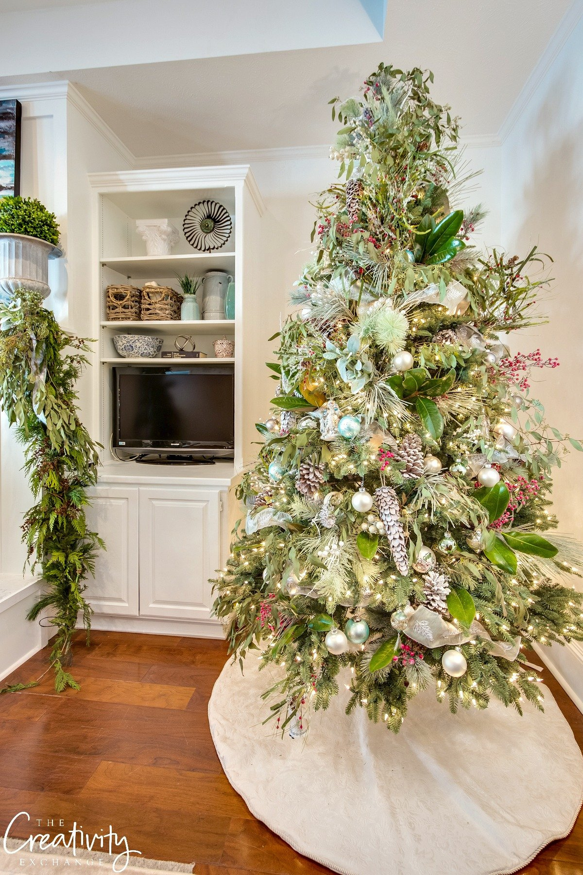 My Favorite Christmas Diy And Holiday Decorating Projects with regard to Decorating For Christmas With Magnolia Leaves
