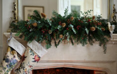 The Best Foliage For Christmas Decor: 8 Types | Homes And Gardens with Christmas Leaves Decor